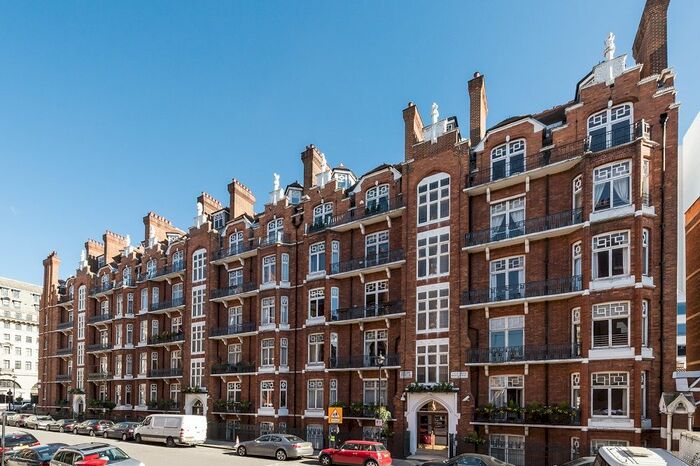 3 Bedroom Flat To Rent In Chiltern Street, London, W1U