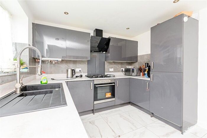 3 Bedroom End Of Terrace House For Sale In Geneive Road, Gravesend, Kent, DA11