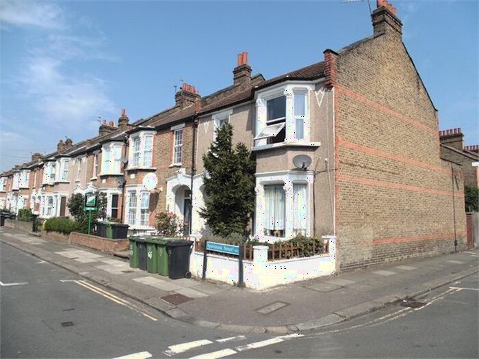 3 Bedroom Flat To Rent In Sportsbank Street, Catford, London, SE6