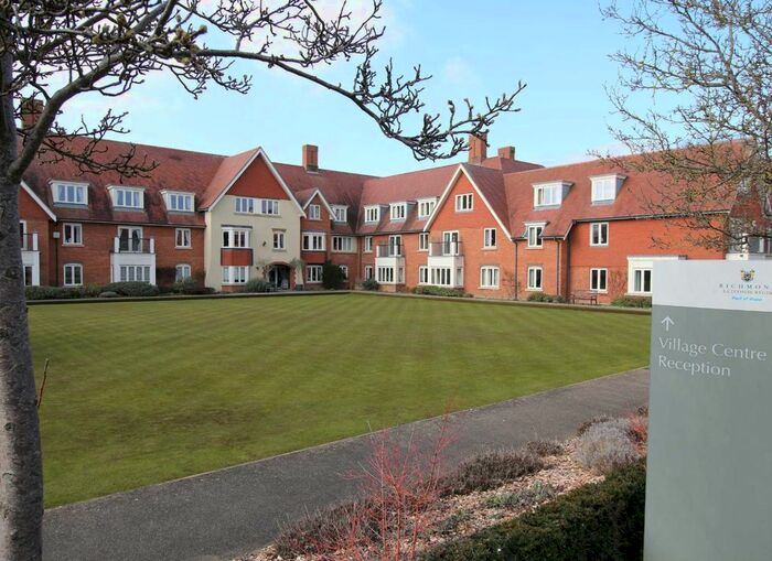 1 Bedroom Flat For Sale In Richmond Village, Letcombe Regis, OX12