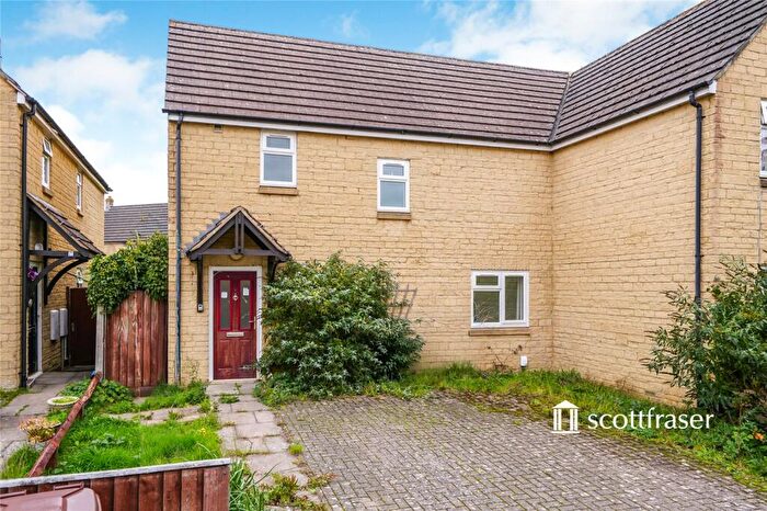 2 Bedroom House To Rent In Croxford Gardens, OX5