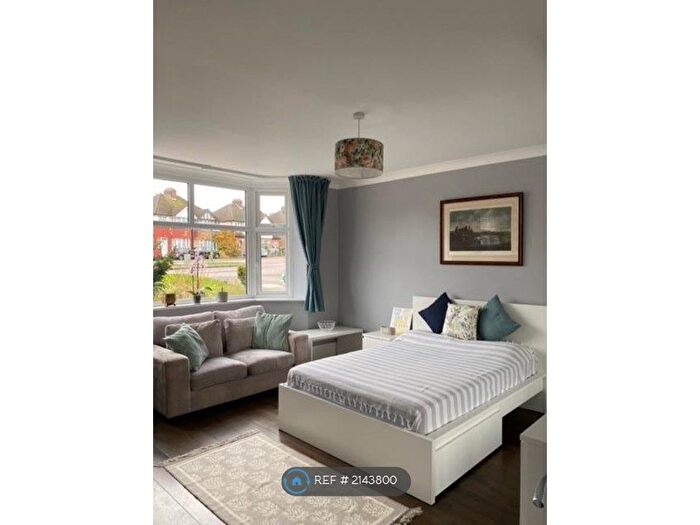 Studio To Rent In Mutton Lane, Potters Bar, EN6