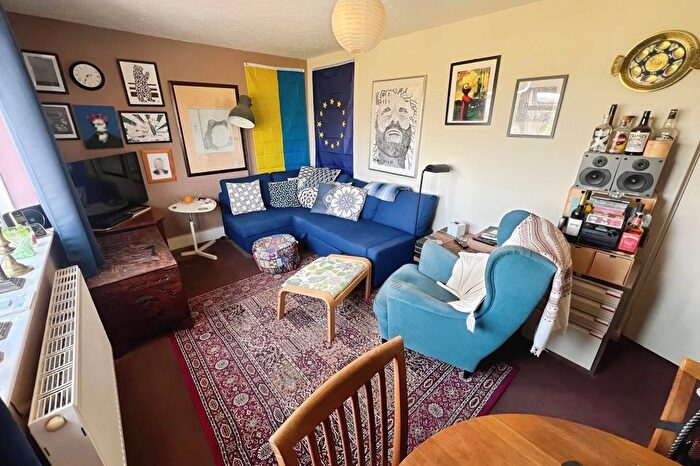 1 Bedroom Flat For Sale In Churchill Avenue, Clevedon, North Somerset, BS21