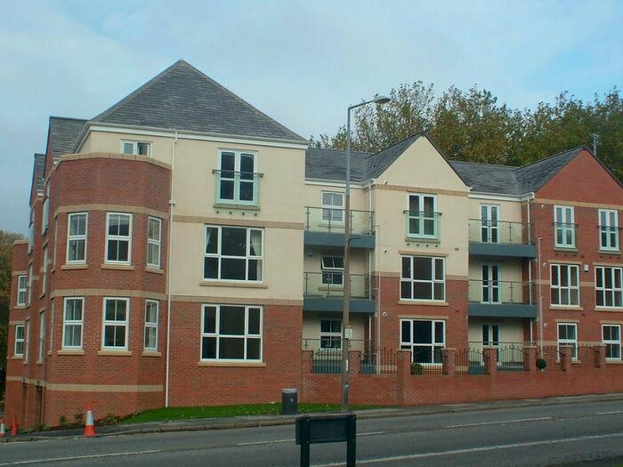 2 Bedroom Flat To Rent In Astoria Court, Roundhay, LS8
