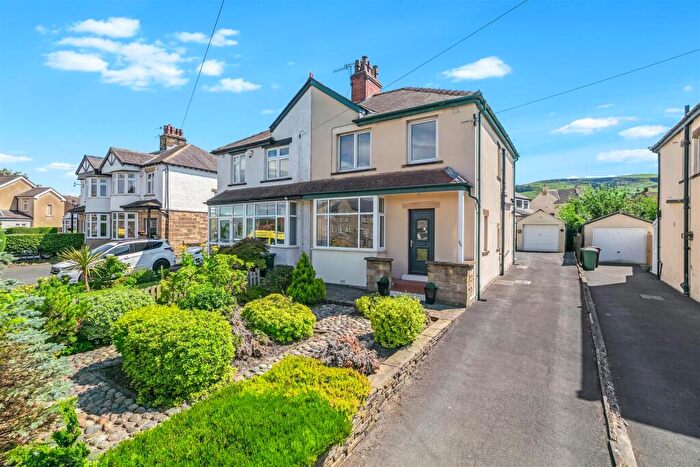 3 Bedroom House For Sale In Leeds Road, Ilkley, LS29