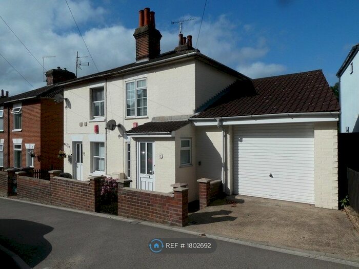 3 Bedroom Semi-Detached House To Rent In Mile End Road, Colchester, CO4