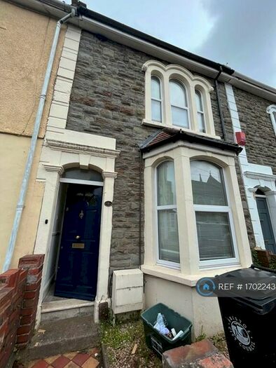 4 Bedroom Terraced House To Rent In Gilbert Road, Redfield, Bristol, BS5