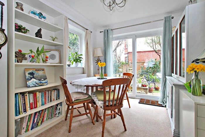 3 Bedroom Detached House For Sale In Katrina Gardens, Hayling Island, PO11