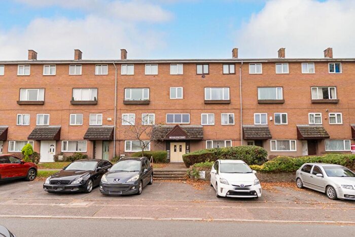 2 Bedroom Flat For Sale In Pyle Road, Cardiff, CF5