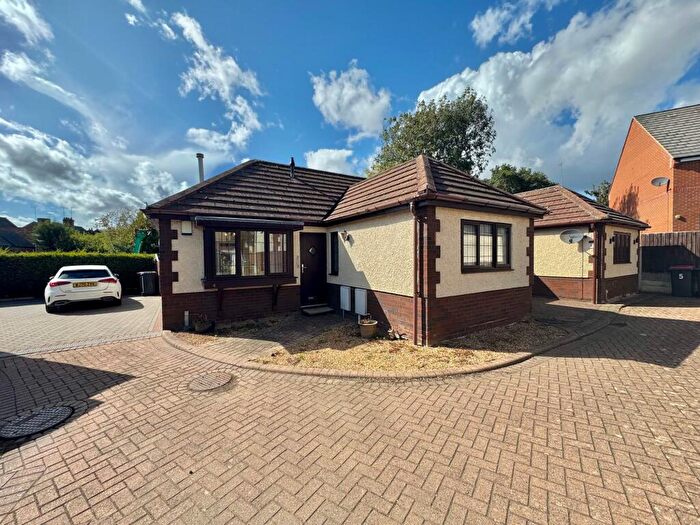 2 Bedroom Semi-Detached Bungalow For Sale In Moorbrooke, Hartshill, CV10