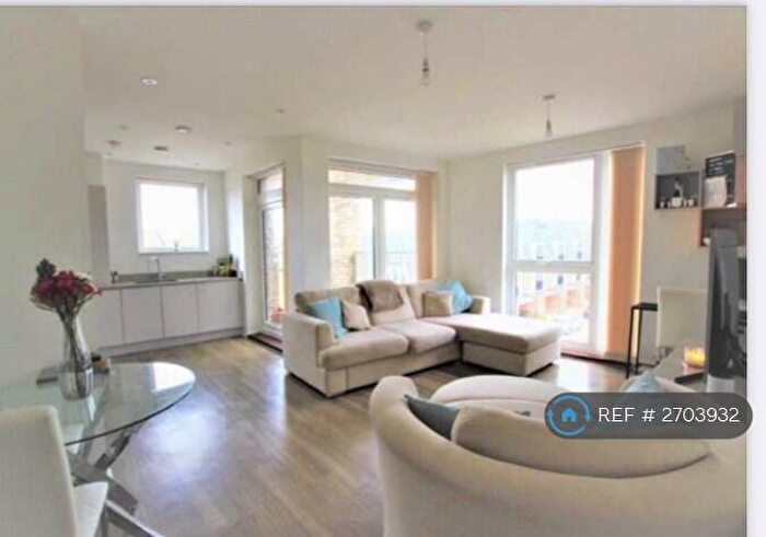 2 Bedroom Flat To Rent In Delphi House, Barnet, EN5