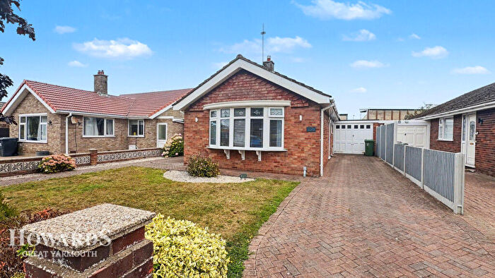 2 Bedroom Detached Bungalow For Sale In Crosstead, Great Yarmouth, NR30