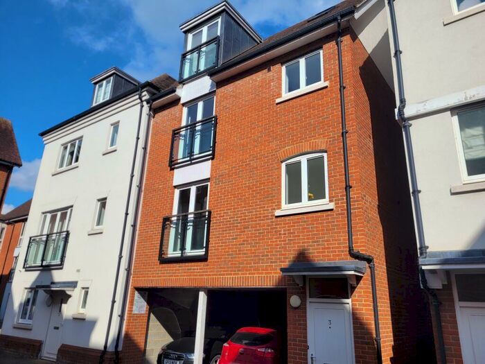 3 Bedroom Town House To Rent In Tannery Way South, Canterbury, CT1