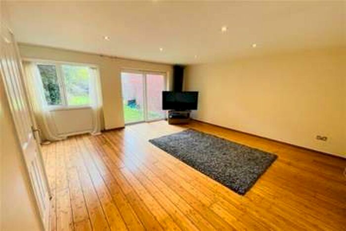 3 Bedroom Semi-Detached House To Rent In Concorde Drive, Bristol, BS10