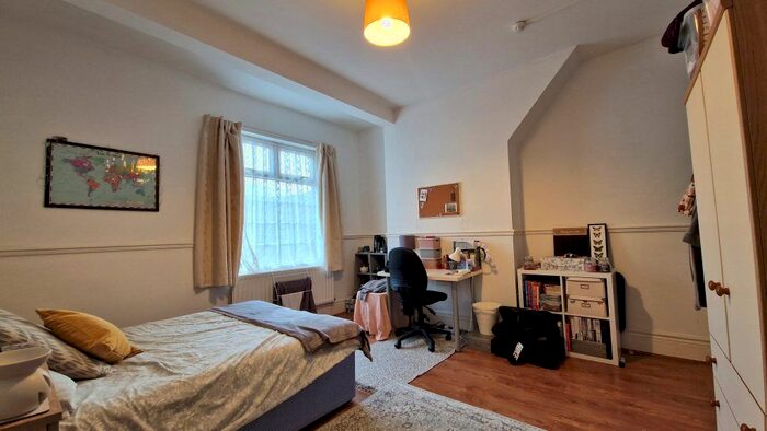 6 Bedroom Terraced House To Rent In Lynwood Terrace, Newcastle Upon Tyne, NE4