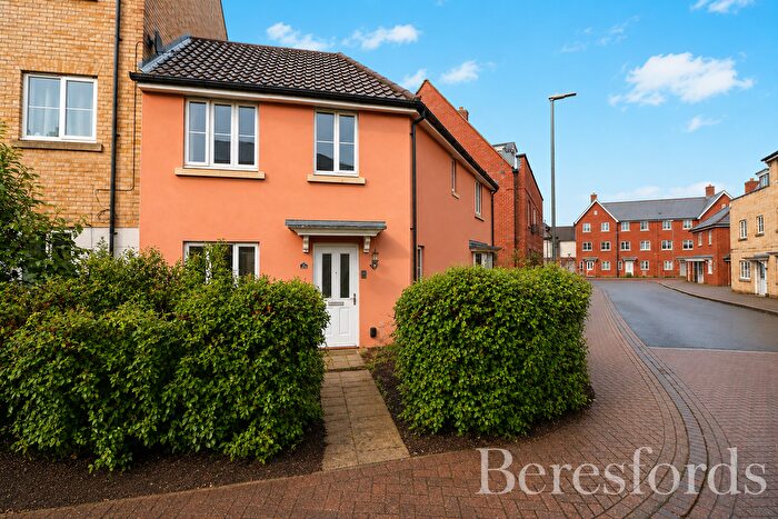 3 Bedroom Semi Detached House For Sale In Kirk Way, Colchester, CO4