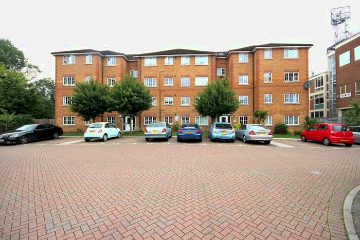 2 Bedroom Flat To Rent In Postmasters Lodge, Exchange Walk, Pinner, HA5