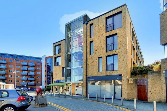 1 Bedroom Flat To Rent In Bennets Courtyard, Watermill Way, SW19