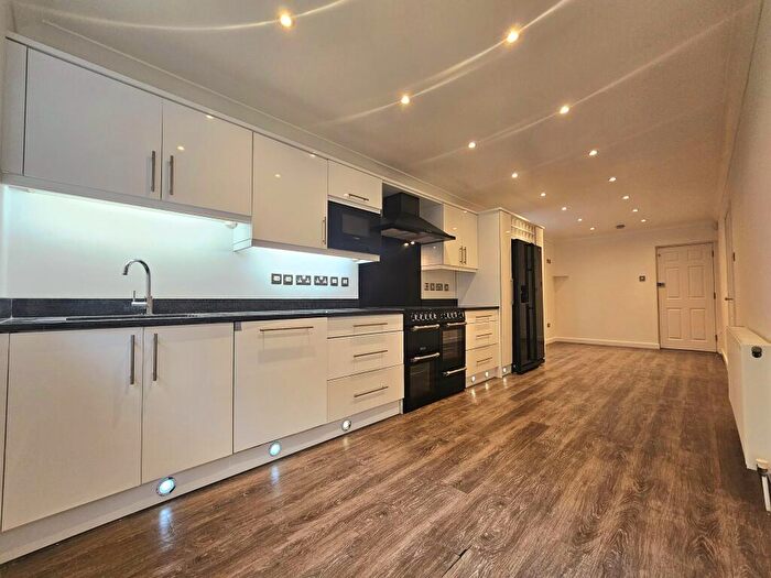 5 Bedroom House To Rent In Hoblands End, Chislehurst, BR7