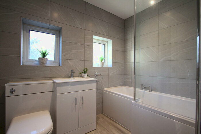 3 Bedroom End Of Terrace House To Rent In Fiennes Road, Banbury, Oxon, OX16