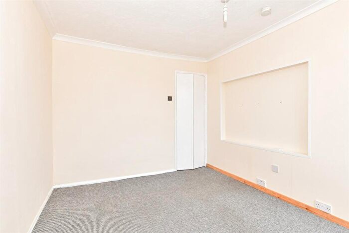 1 Bedroom Flat For Sale In Alma Road, Sheerness, Kent, ME12