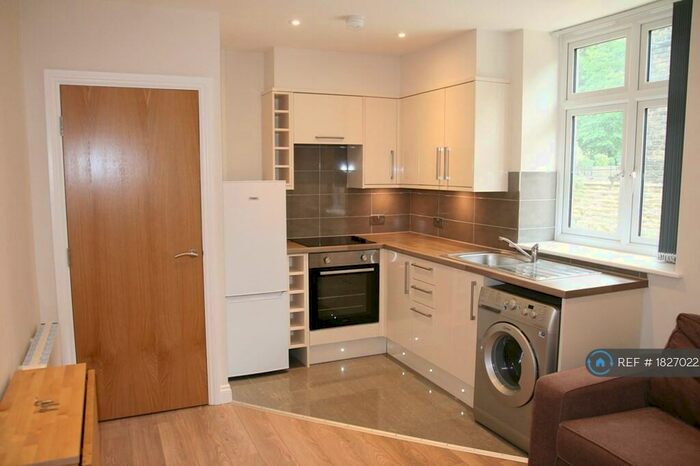 1 Bedroom Flat To Rent In Headingley Lane, Leeds, LS6