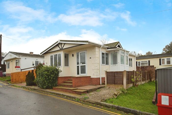 2 Bedroom Property For Sale In Sunningdale Park, New Tupton, Chesterfield, Derbyshire, S42