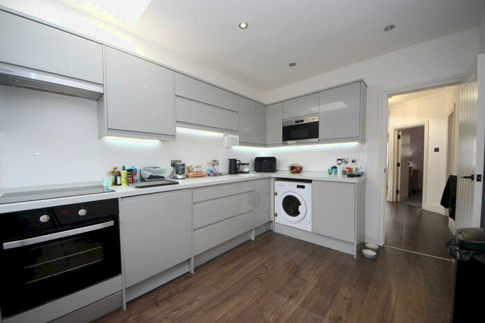 3 Bedroom Maisonette To Rent In Worcester Park, KT4
