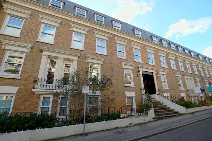 1 Bedroom Flat To Rent In Frederick Street, Aldershot, GU11