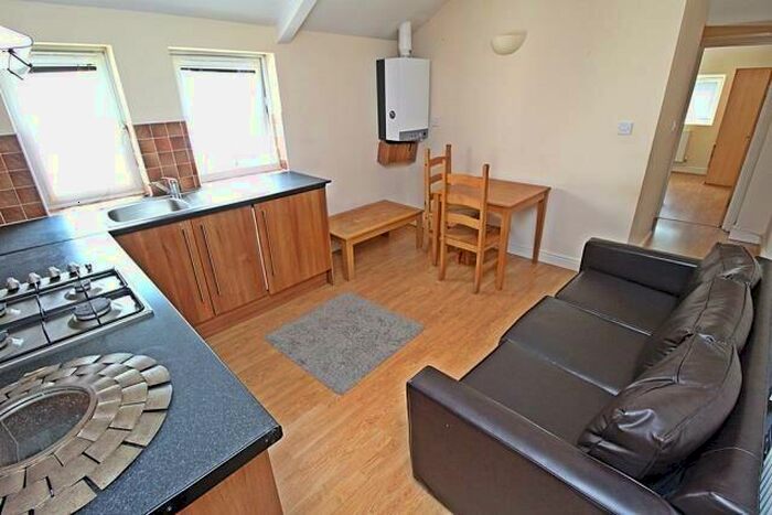 2 Bedroom Flat To Rent In Richmond Road, Roath, Cardiff, CF24