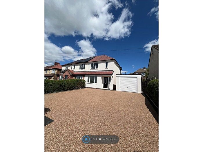 3 Bedroom Semi-Detached House To Rent In Mansfield Road, Sheffield, S26