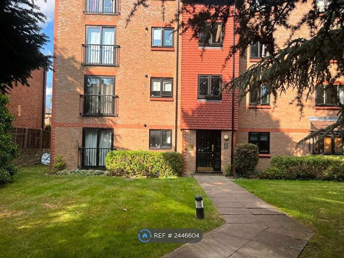 2 Bedroom Flat To Rent In Hever House, Surbiton, KT5