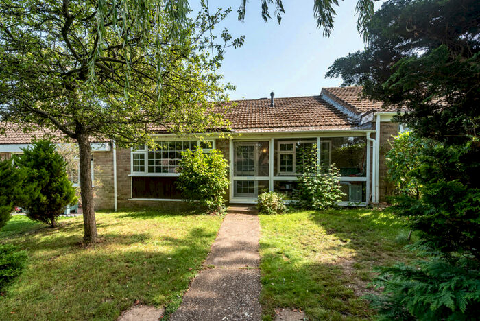 2 Bedroom Bungalow For Sale In Freshwood Drive, Yateley, Hampshire, GU46