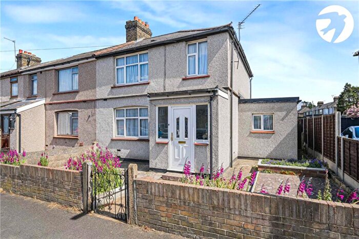 3 Bedroom End Of Terrace House For Sale In Trebble Road, Swanscombe, Kent, DA10