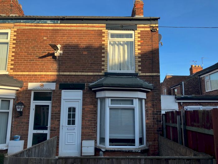 2 Bedroom End Of Terrace House To Rent In Fern Grove, Perth Street, HU5