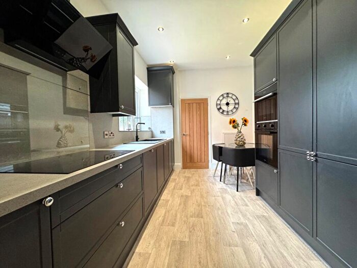 4 Bedroom End Of Terrace House For Sale In Stanton Road, Stapenhill, Burton-on-Trent, DE15
