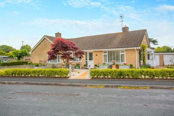 2 Bedroom Bungalow For Sale In Chesterton Park, Cirencester, Gloucestershire, GL7