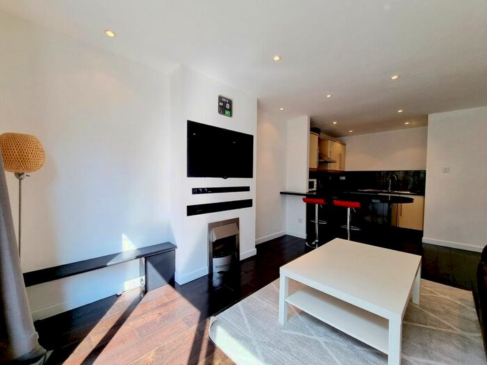 2 Bedroom Flat To Rent In The Atrium, Bedford Street, Leeds, LS1