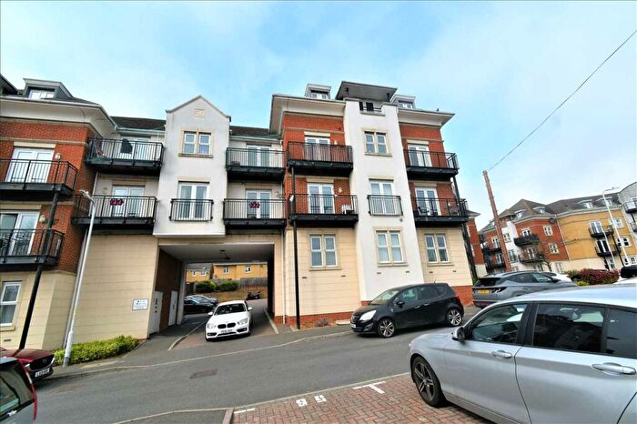 2 Bedroom Apartment To Rent In Constance Grove, Dartford, DA1