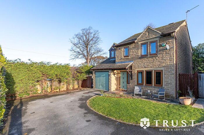 3 Bedroom Detached House For Sale In Richmond Park Avenue, Roberttown, Liversedge, WF15