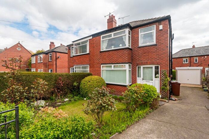 3 Bedroom Semi-Detached House For Sale In Beechwood Avenue, Drighlington, BD11