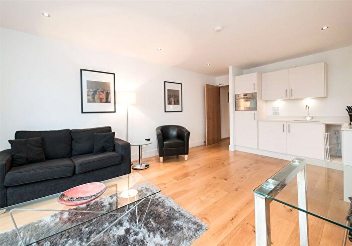1 Bedroom Flat To Rent In Melvin Walk, Edinburgh, EH3