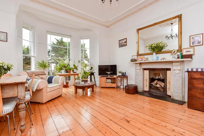 7 Bedroom Link Detached House For Sale In Ramsgate Road, Broadstairs, Kent, CT10