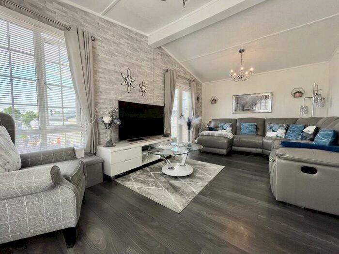 2 Bedroom Bungalow For Sale In Willow Park, Burnhouse, Beith, KA15