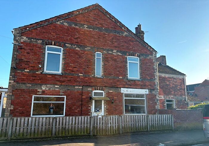 3 Bedroom End Of Terrace House For Sale In Love Lane, Gainsborough, Lincolnshire, DN21