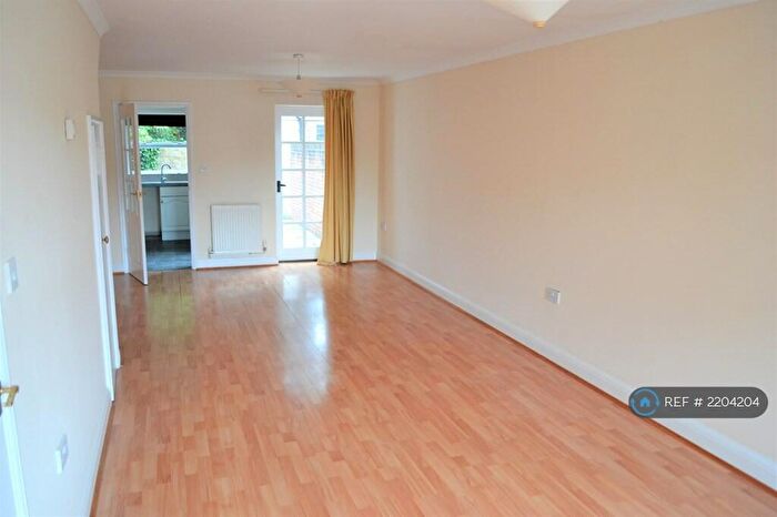 3 Bedroom Semi-Detached House To Rent In Stable Cottages, Guildford, GU1