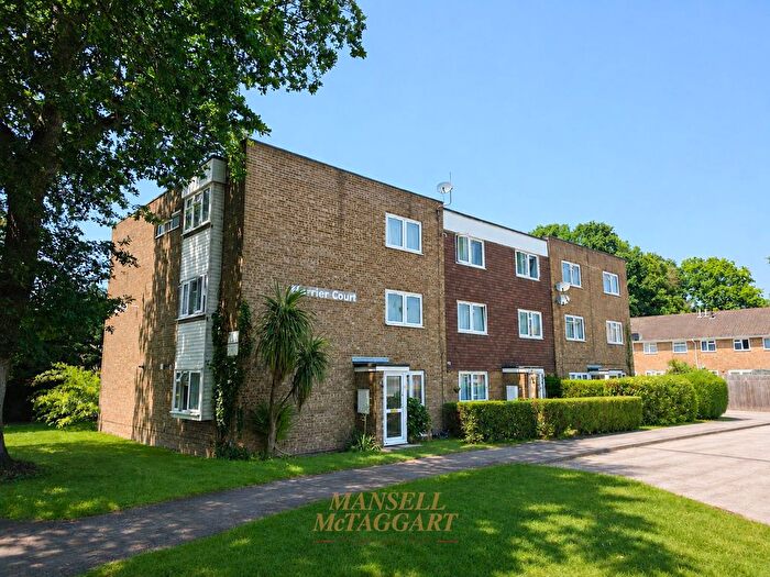2 Bedroom Flat For Sale In Bristol Close, Crawley, RH10