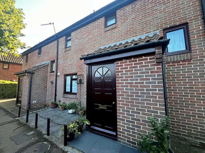 2 Bedroom Terraced House To Rent In Sherwood Avenue, Abingdon, OX14