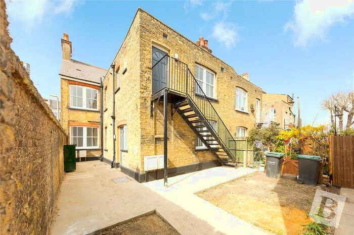 1 Bedroom Flat To Rent In Clarence Row, Gravesend, Kent, DA12