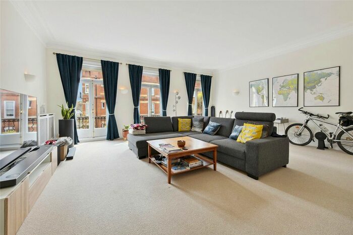 4 Bedroom Flat To Rent In Bramham Gardens, Earls Court, London, SW5